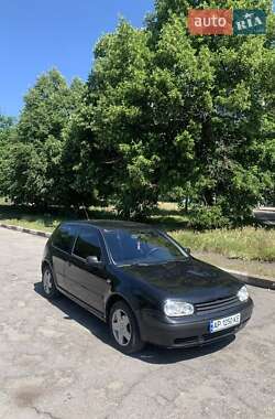 Хэтчбек Volkswagen Golf 1998 в 