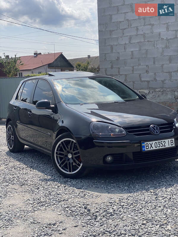 Хэтчбек Volkswagen Golf 2007 в 