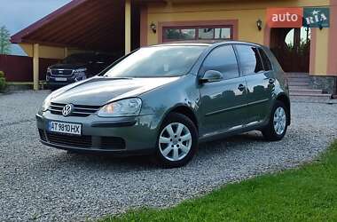 Хэтчбек Volkswagen Golf 2004 в 