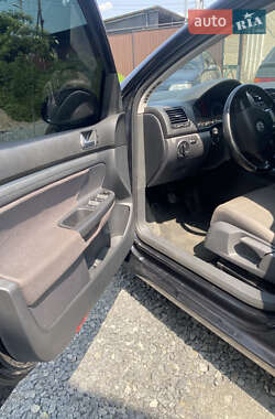 Хэтчбек Volkswagen Golf 2007 в 