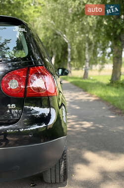 Хэтчбек Volkswagen Golf 2007 в 