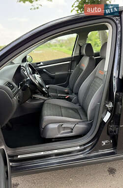 Хэтчбек Volkswagen Golf 2007 в 