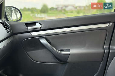 Хэтчбек Volkswagen Golf 2007 в 