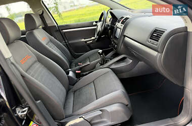 Хэтчбек Volkswagen Golf 2007 в 