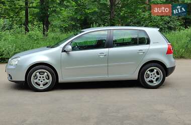 Хетчбек Volkswagen Golf 2006 в 