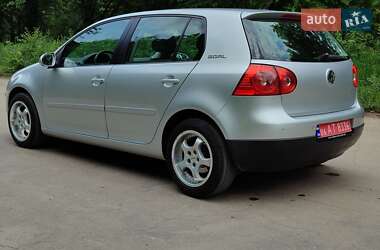 Хетчбек Volkswagen Golf 2006 в 