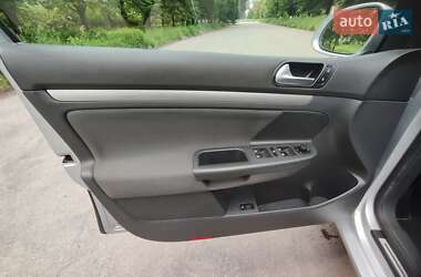 Хетчбек Volkswagen Golf 2006 в 