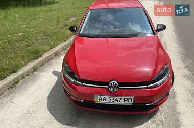 Хэтчбек Volkswagen Golf 2018 в Киеве