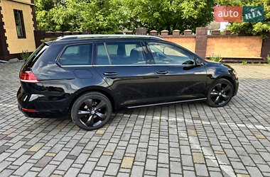 Універсал Volkswagen Golf 2017 в 