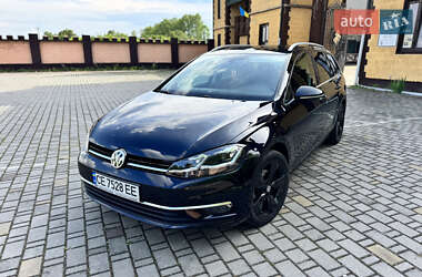 Универсал Volkswagen Golf 2017 в Черновцах