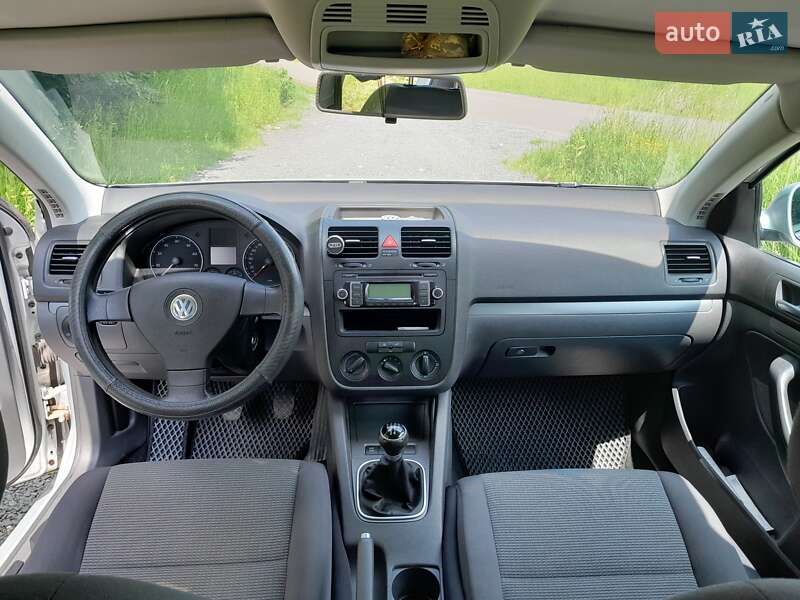 Универсал Volkswagen Golf 2008 в Золочеве