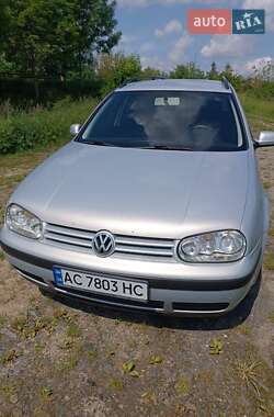 Універсал Volkswagen Golf 2000 в Луцьку