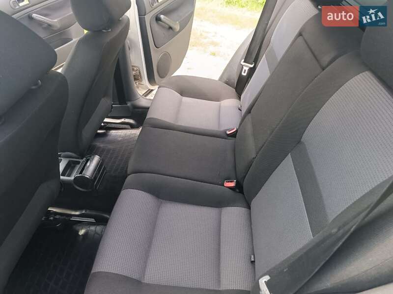 Универсал Volkswagen Golf 2000 в Луцке
