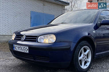 Хэтчбек Volkswagen Golf 1999 в 