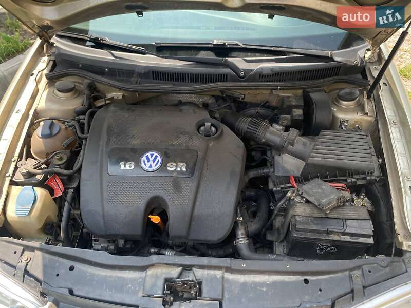Хэтчбек Volkswagen Golf 2002 в Белой Церкви