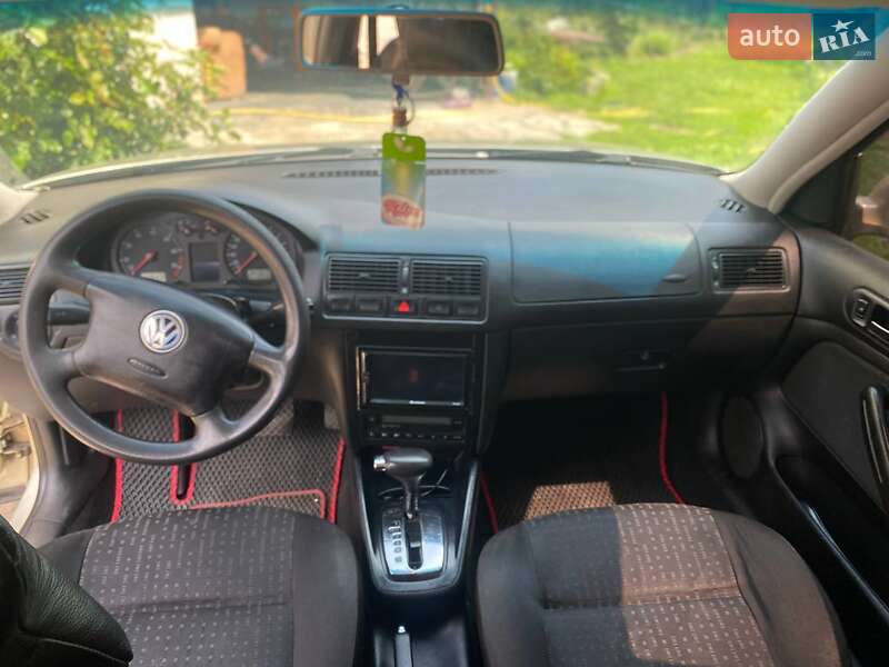 Хэтчбек Volkswagen Golf 2002 в Белой Церкви