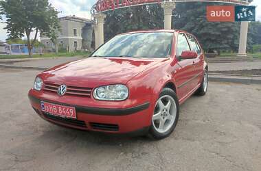 Хетчбек Volkswagen Golf 2001 в Харкові