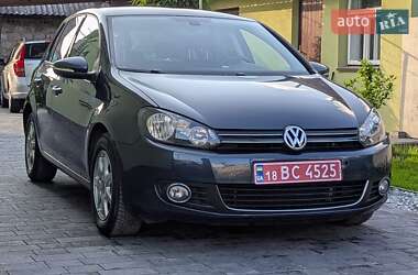 Хетчбек Volkswagen Golf 2010 в 