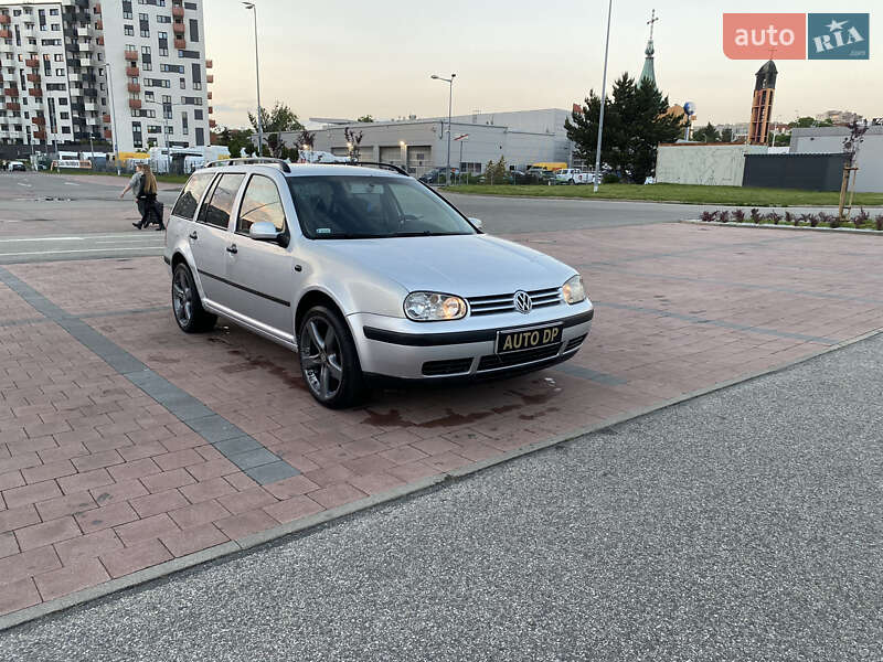 Volkswagen Golf 2003