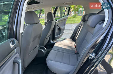 Хэтчбек Volkswagen Golf 2008 в 