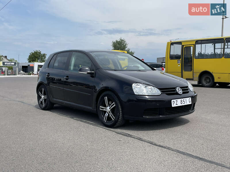 Хетчбек Volkswagen Golf 2005 в Луцьку