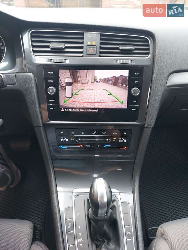 Універсал Volkswagen Golf 2017 в Рівному