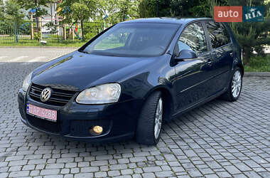 Хэтчбек Volkswagen Golf 2006 в 