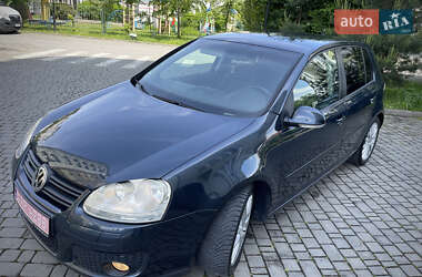 Хэтчбек Volkswagen Golf 2006 в 