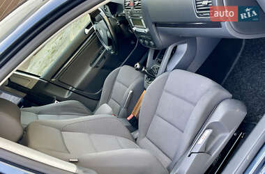 Хэтчбек Volkswagen Golf 2006 в 