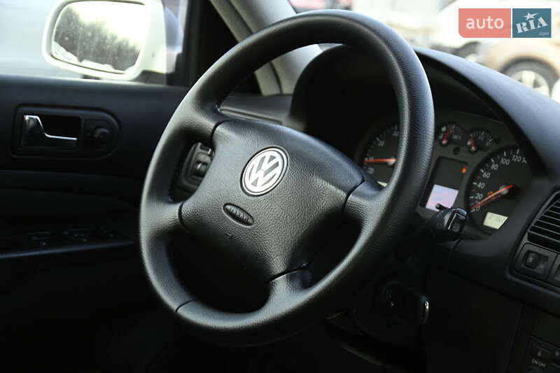 Універсал Volkswagen Golf 2003 в Бердичеві