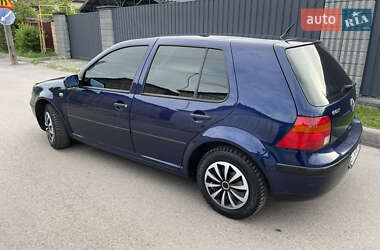 Хэтчбек Volkswagen Golf 1999 в 