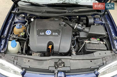 Хэтчбек Volkswagen Golf 1999 в 
