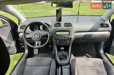 Хетчбек Volkswagen Golf 2010 в 