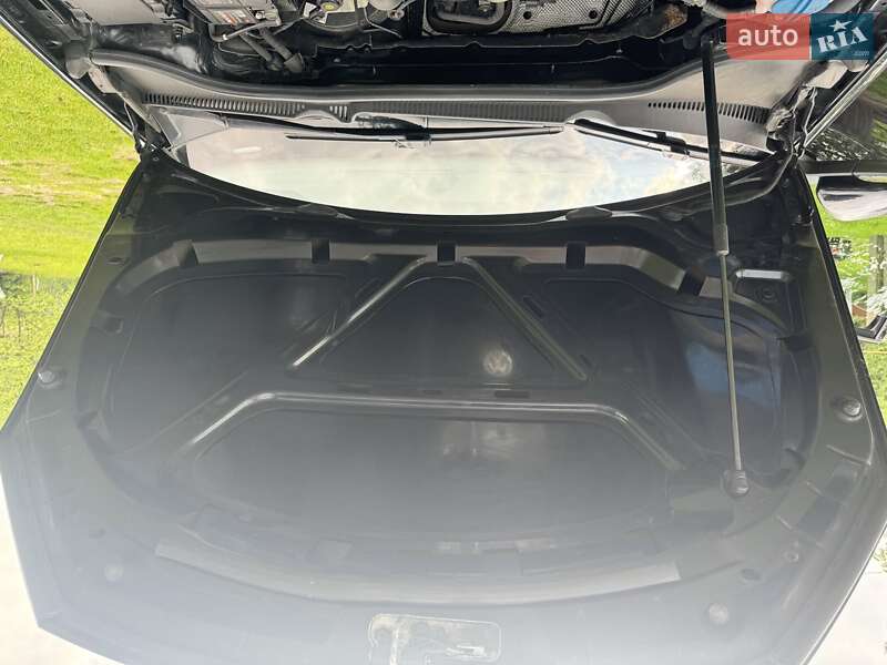 Хэтчбек Volkswagen Golf 2010 в Турийске