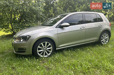 Хэтчбек Volkswagen Golf 2014 в 