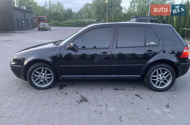 Хэтчбек Volkswagen Golf 2002 в 