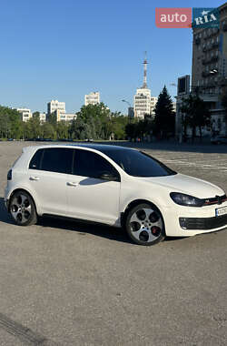 Хэтчбек Volkswagen Golf 2010 в Харькове