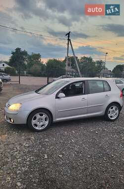 Хетчбек Volkswagen Golf 2007 в Новоархангельську