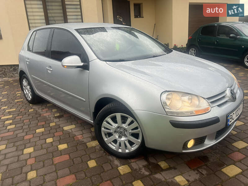 Хетчбек Volkswagen Golf 2009 в Львові