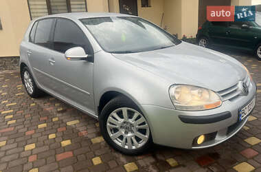 Хэтчбек Volkswagen Golf 2009 в 