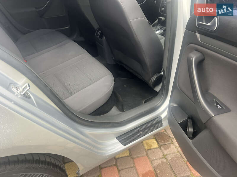 Хетчбек Volkswagen Golf 2009 в Львові