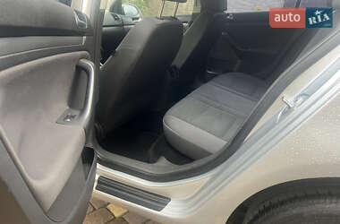 Хэтчбек Volkswagen Golf 2009 в 