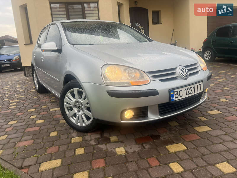 Хетчбек Volkswagen Golf 2009 в Львові