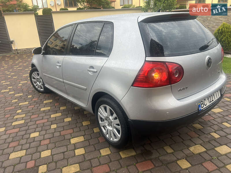 Хетчбек Volkswagen Golf 2009 в Львові