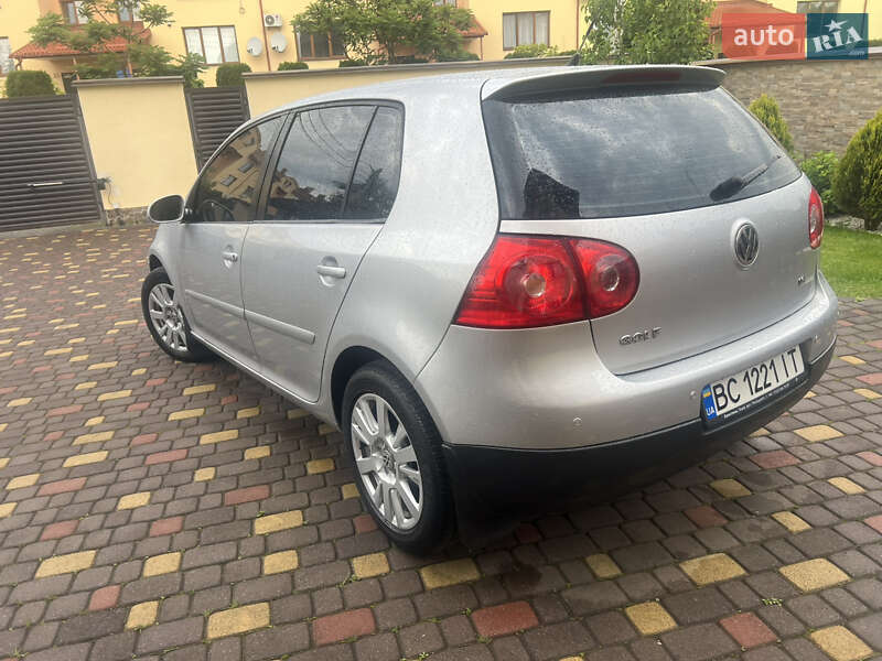 Хетчбек Volkswagen Golf 2009 в Львові