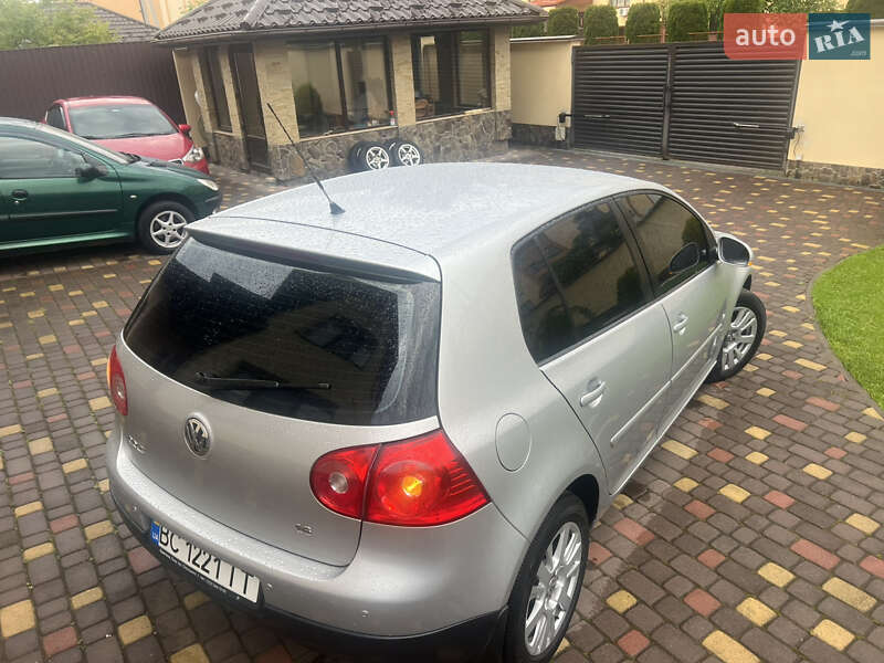 Хетчбек Volkswagen Golf 2009 в Львові