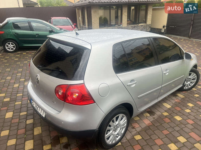 Хетчбек Volkswagen Golf 2009 в Львові