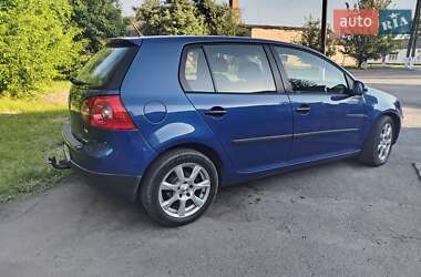 Хетчбек Volkswagen Golf 2005 в 