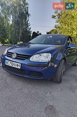 Хетчбек Volkswagen Golf 2005 в 