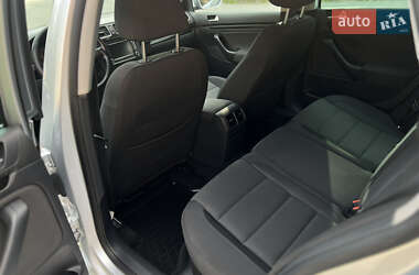 Универсал Volkswagen Golf 2010 в 